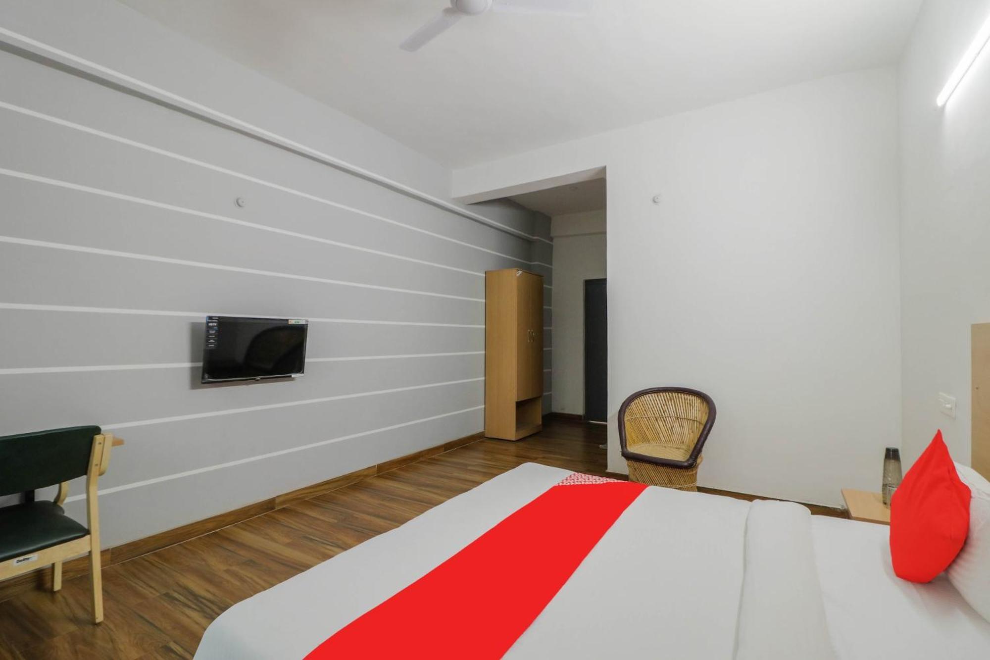 Townhall Bhiwadi المظهر الخارجي الصورة